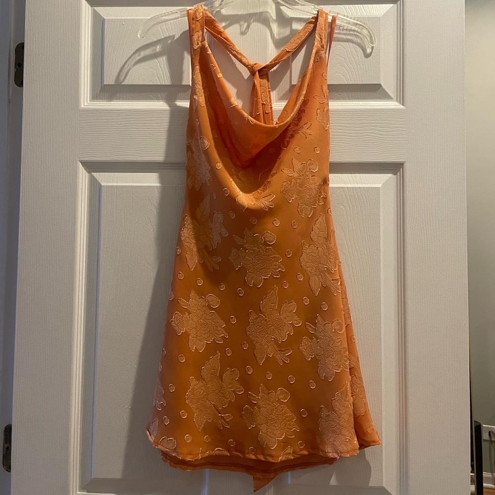 Hello Molly! Super cute orange spring /summer dress!